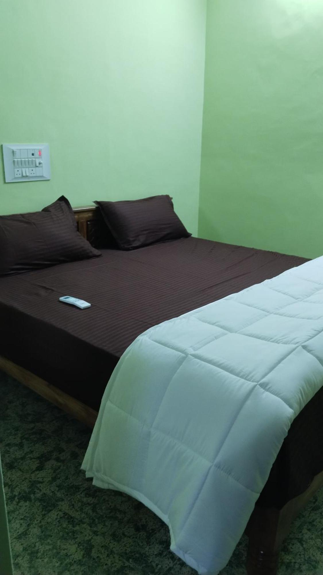 Adhi Linga Home Stay Tiruvannamalai Exterior photo